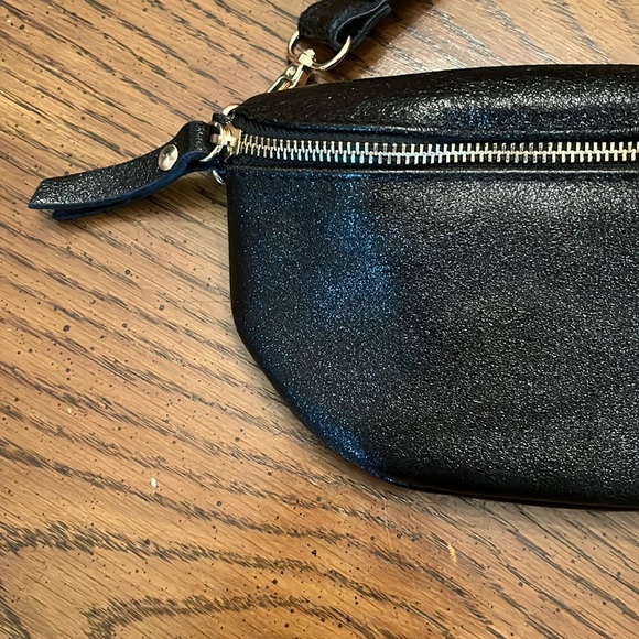 Tourance metallic‎ leather fanny bag, NWOT - Picture 3 of 11